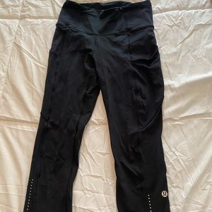 Black cropped leggings